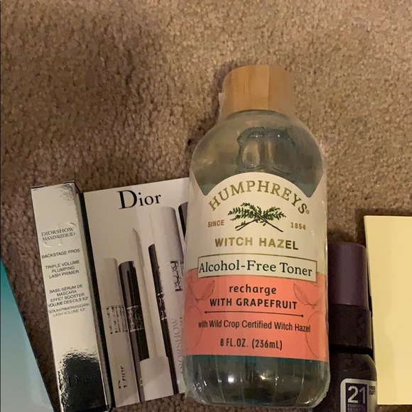 Large Bundle of Skincare and Makeup - Picture 5 of 7